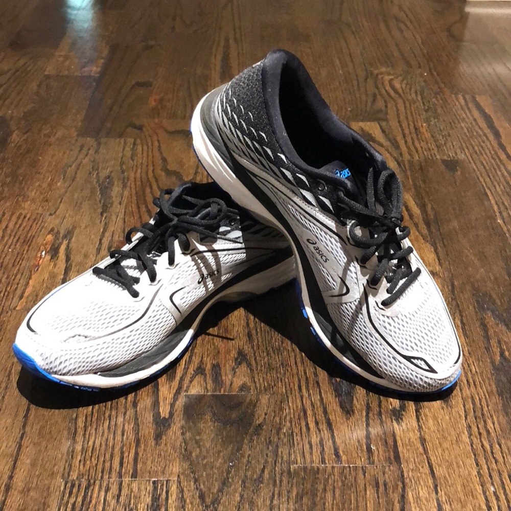 Men’s size 11 ASICS